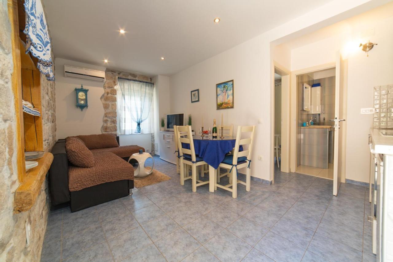 Apartments Villa Mira Kaštela المظهر الخارجي الصورة