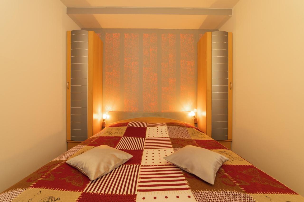 Apartments Villa Mira Kaštela المظهر الخارجي الصورة